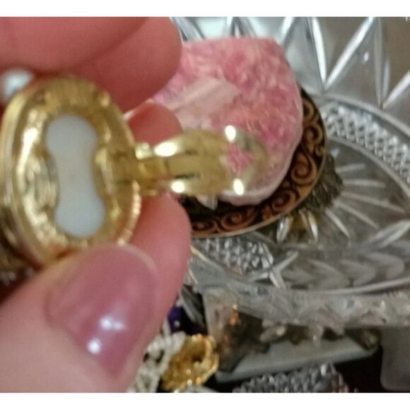 VINTAGE Faux Pearl Gold Clip-On Earrings Statement Bold Classic Mishmatch - Picture 10 of 12